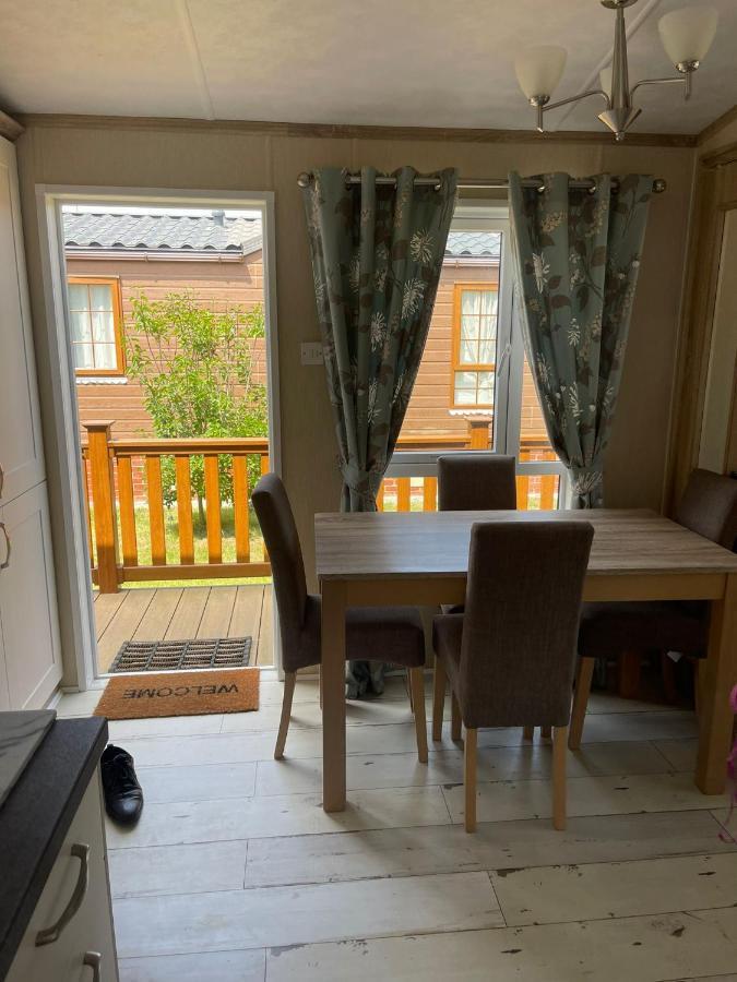 Fern Lodge With Hot Tub Stonham Aspall エクステリア 写真