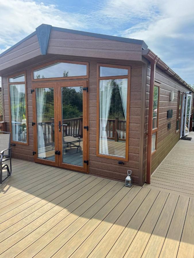 Fern Lodge With Hot Tub Stonham Aspall エクステリア 写真
