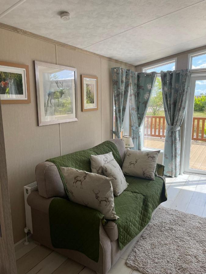 Fern Lodge With Hot Tub Stonham Aspall エクステリア 写真