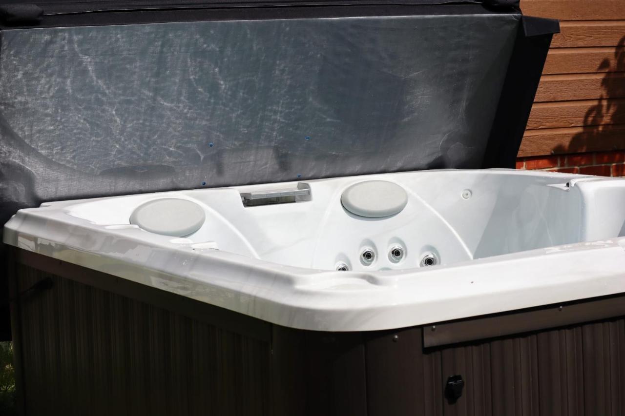 Fern Lodge With Hot Tub Stonham Aspall エクステリア 写真