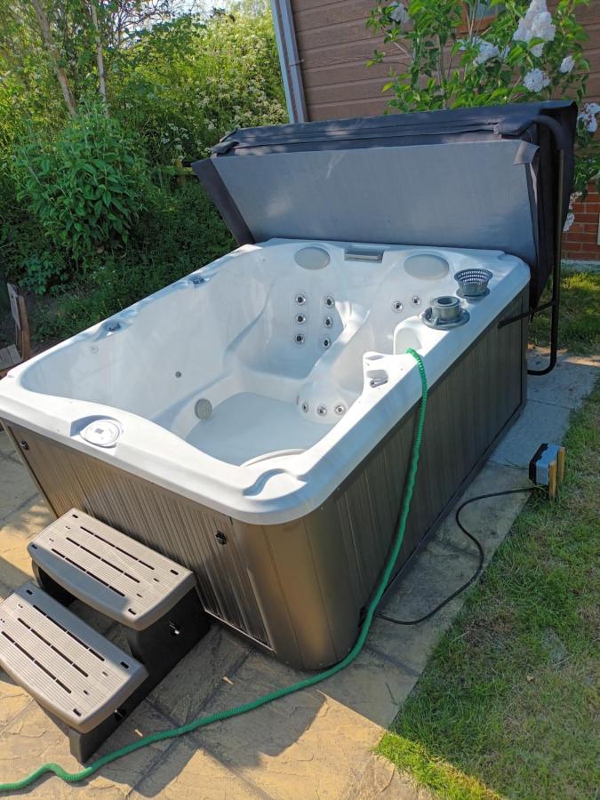 Fern Lodge With Hot Tub Stonham Aspall エクステリア 写真